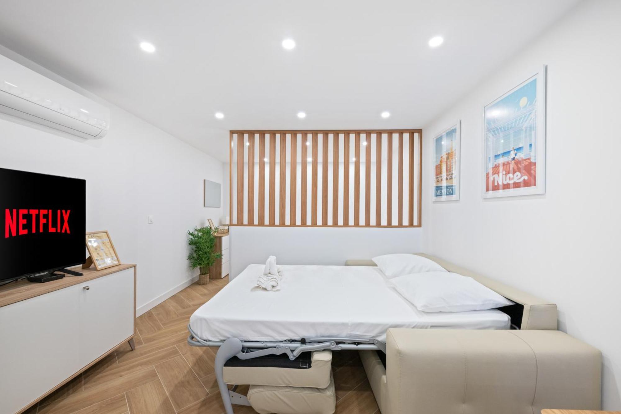 La Perle Apartment Menton Bagian luar foto